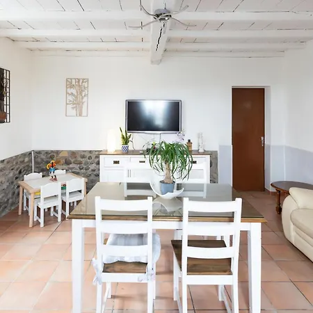 Prázdninový dům 4 Bedroom Cozy In *