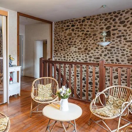 4 Bedroom Cozy In * Saint-Pée-de Léren
